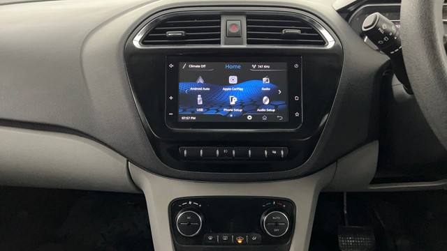 Second-hand 2020 Tata Tiago XZA AMT for sale in Lucknow-24