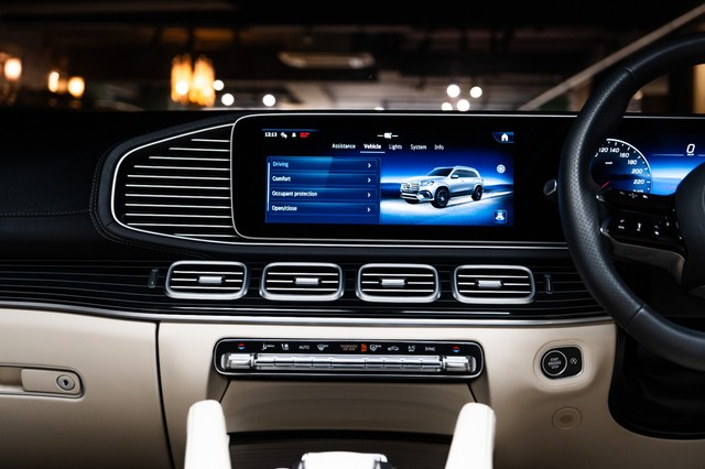 Second-hand 2024 Mercedes-Benz GLS 450 4matic for sale in New Delhi-6