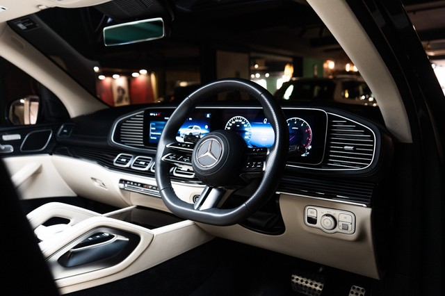 Second-hand 2024 Mercedes-Benz GLS 450 4matic for sale in New Delhi-9