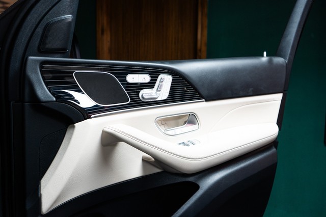 Second-hand 2024 Mercedes-Benz GLS 450 4matic for sale in New Delhi-18