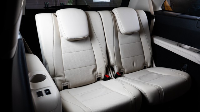 Second-hand 2024 Mercedes-Benz GLS 450 4matic for sale in New Delhi-5