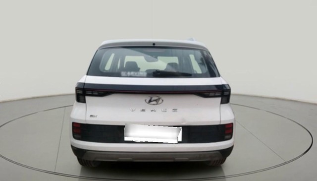 Second-hand 2023 Hyundai Venue SX Opt Diesel BSVI for sale in Mathura-5