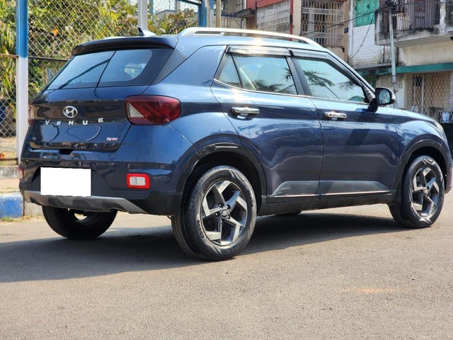 Second-hand 2020 Hyundai Venue SX Turbo for sale in Kolkata-1