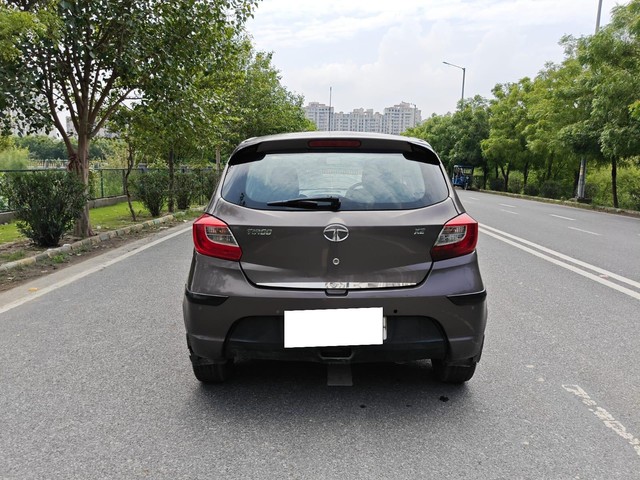 Tata Tiago 1.2 Revotron XZ Second-hand 2017 Tata Tiago 1.2 Revotron XZ for sale in Noida-2