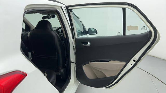 Second-hand 2015 Hyundai Grand i10 1.2 Kappa Sportz BSIV for sale in Ahmedabad-35