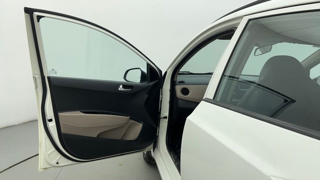 Second-hand 2015 Hyundai Grand i10 1.2 Kappa Sportz BSIV for sale in Ahmedabad-32