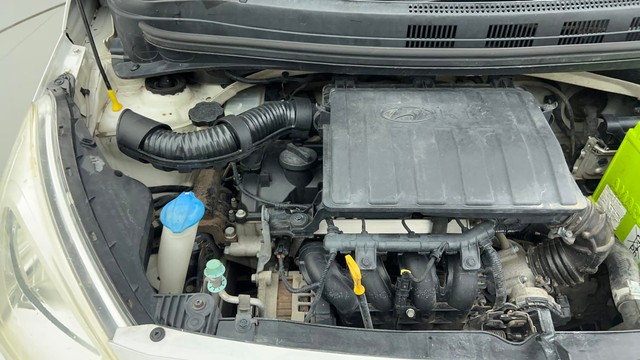 Second-hand 2015 Hyundai Grand i10 1.2 Kappa Sportz BSIV for sale in Ahmedabad-39