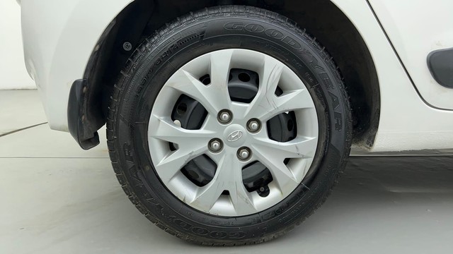 Second-hand 2015 Hyundai Grand i10 1.2 Kappa Sportz BSIV for sale in Ahmedabad-18