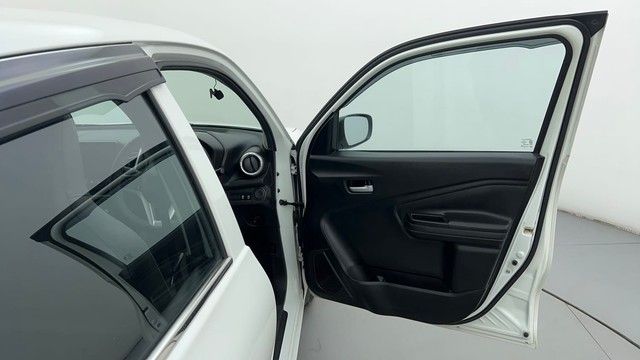 Second-hand 2024 Maruti Celerio ZXI AMT for sale in Ahmedabad-16