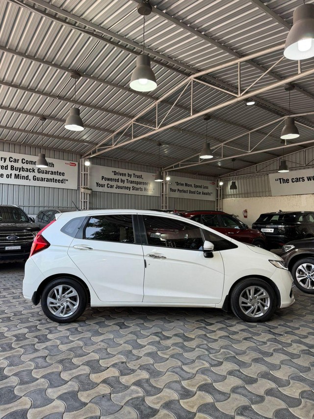Second-hand 2021 Honda Jazz V CVT for sale in Hyderabad-4