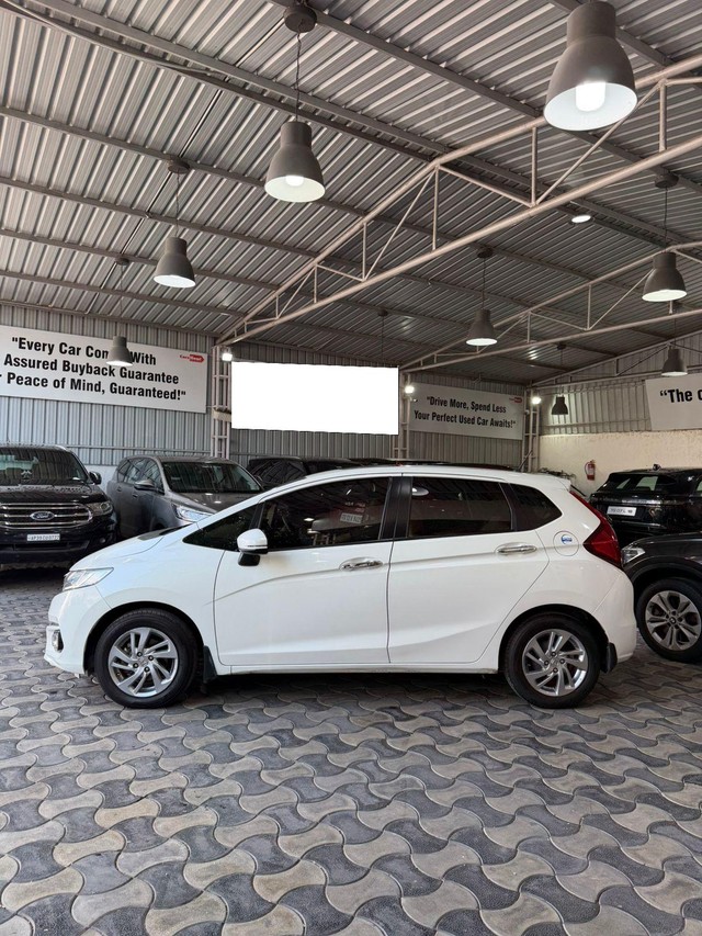Second-hand 2021 Honda Jazz V CVT for sale in Hyderabad-3