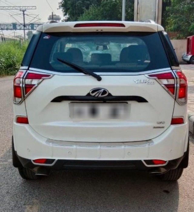 Second-hand 2019 Mahindra XUV500 W9 AT BSIV for sale in Noida-1