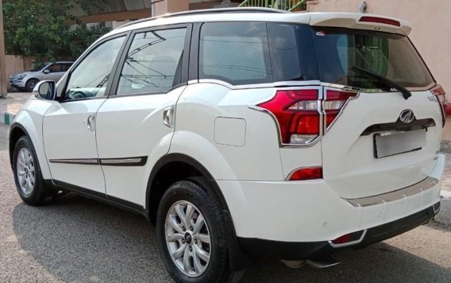 Second-hand 2019 Mahindra XUV500 W9 AT BSIV for sale in Noida-3