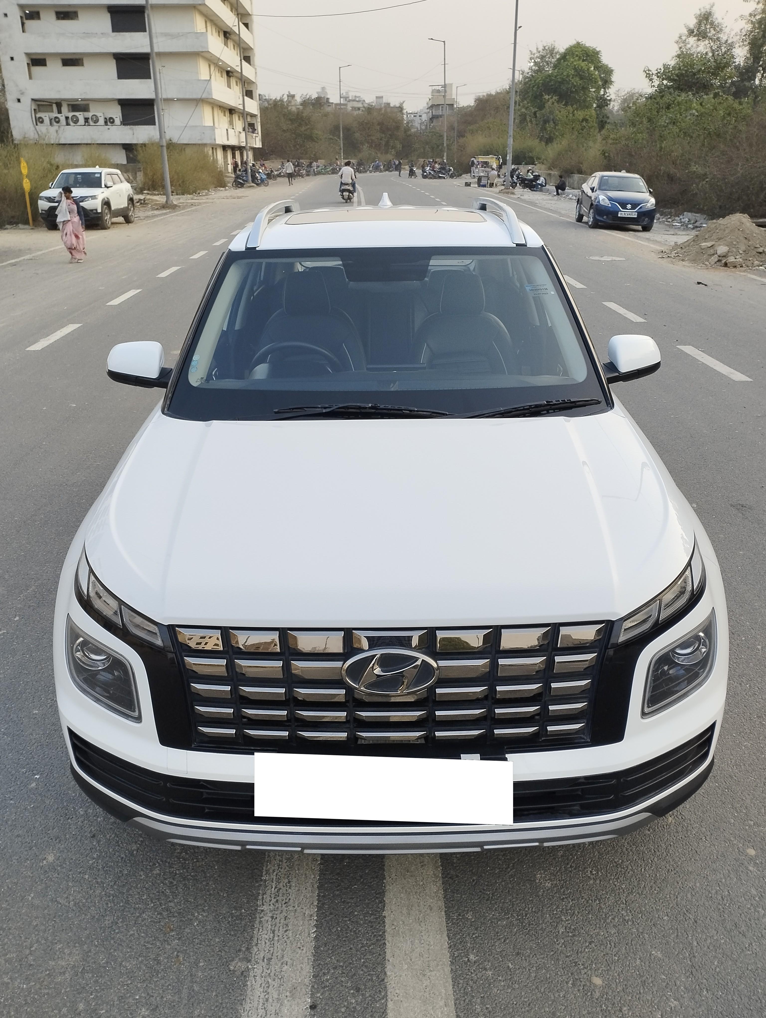 Used White Color Cars in Behror - 2613 Second Hand White Cars in