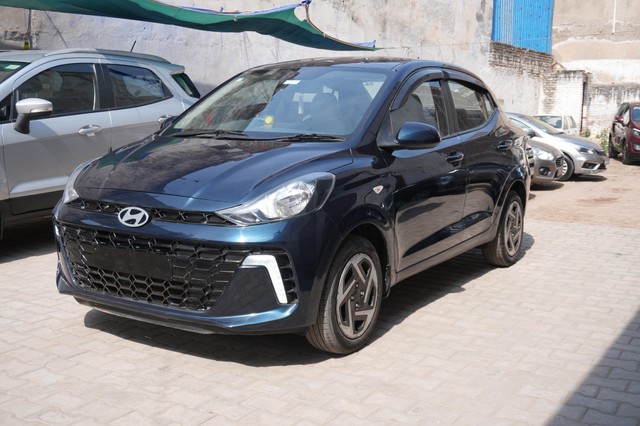 Hyundai Aura S CNG Second-hand 2023 Hyundai Aura S CNG for sale in Agra-2