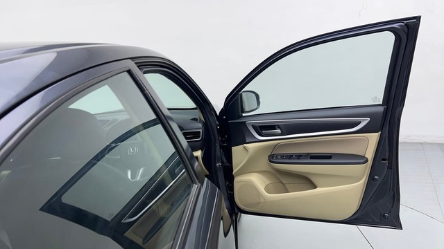 Second-hand 2023 Honda Amaze VX CVT Petrol for sale in Sonipat-16