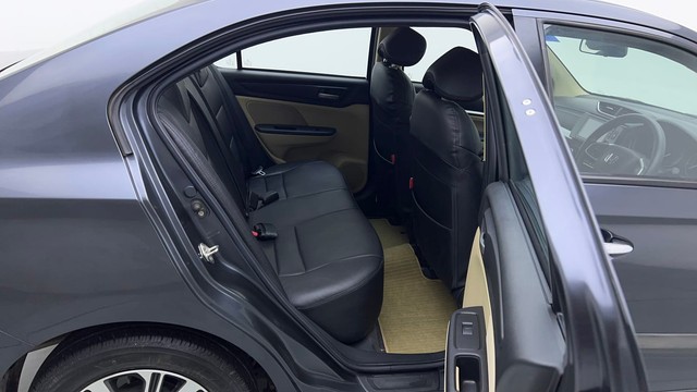 Second-hand 2023 Honda Amaze VX CVT Petrol for sale in Sonipat-27