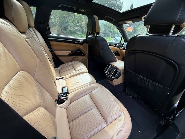Second-hand 2015 Porsche Cayenne Diesel for sale in Mumbai-16
