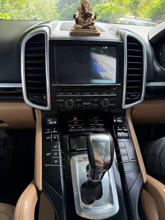 Second-hand 2015 Porsche Cayenne Diesel for sale in Mumbai-13