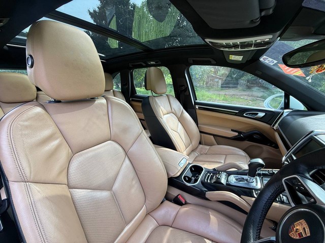 Second-hand 2015 Porsche Cayenne Diesel for sale in Mumbai-11