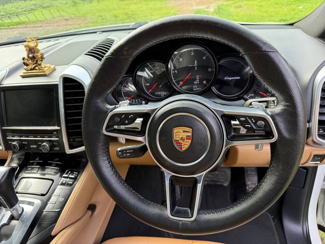 Second-hand 2015 Porsche Cayenne Diesel for sale in Mumbai-10