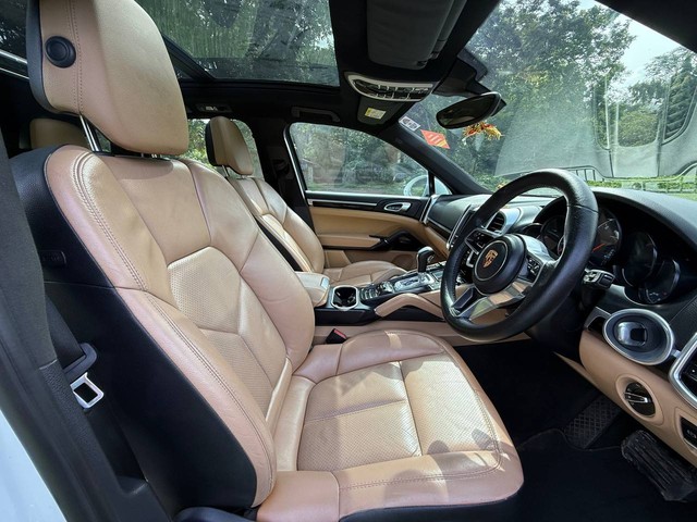 Second-hand 2015 Porsche Cayenne Diesel for sale in Mumbai-8