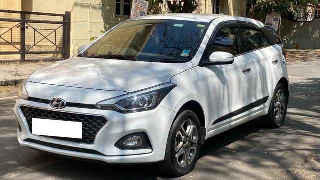Second-hand 2019 Hyundai i20 Petrol Asta Option for sale in Bangalore-5