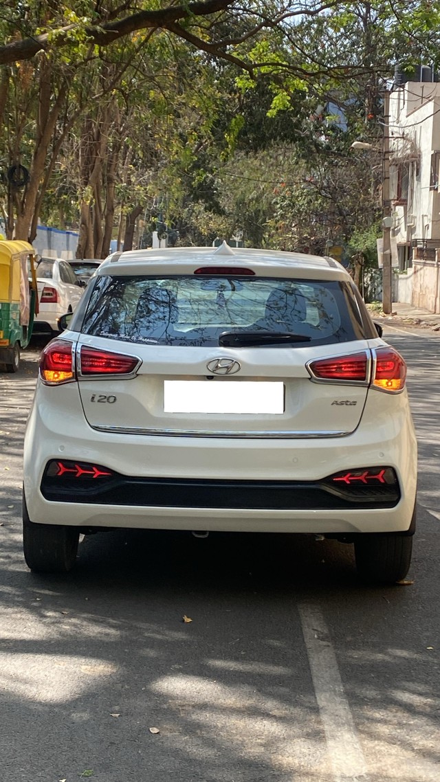 Second-hand 2019 Hyundai i20 Petrol Asta Option for sale in Bangalore-1