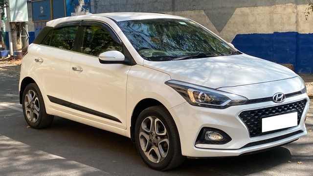 Second-hand 2019 Hyundai i20 Petrol Asta Option for sale in Bangalore-4
