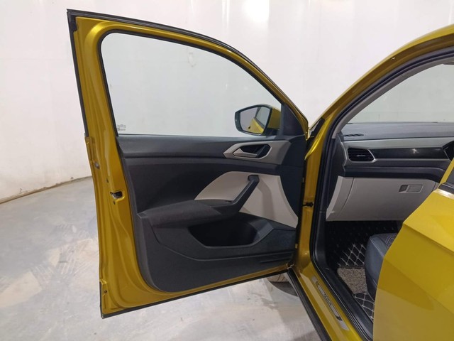 Second-hand 2022 Volkswagen Taigun 1.0 Highline for sale in Kochi-33