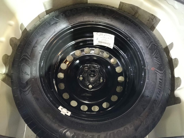 Second-hand 2022 Volkswagen Taigun 1.0 Highline for sale in Kochi-21