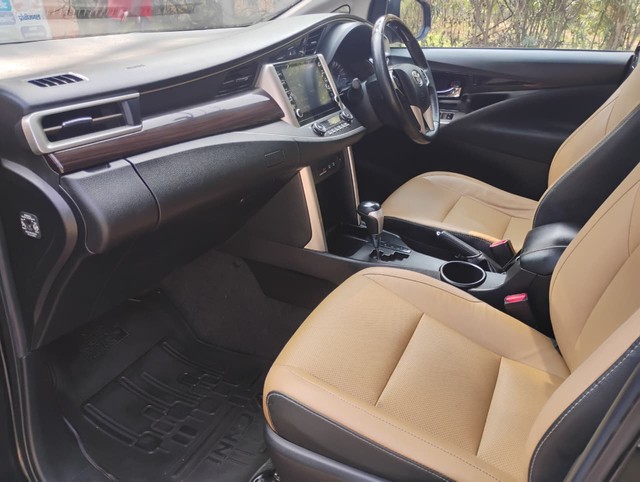 Toyota Innova Crysta 2.4 ZX 7 STR AT Second-hand 2022 Toyota Innova Crysta 2.4 ZX 7 STR AT for sale in Agra-13