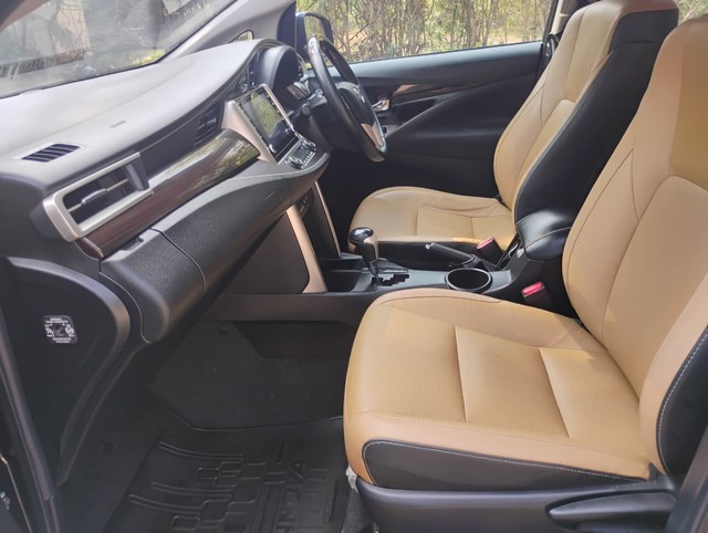 Toyota Innova Crysta 2.4 ZX 7 STR AT Second-hand 2022 Toyota Innova Crysta 2.4 ZX 7 STR AT for sale in Agra-7