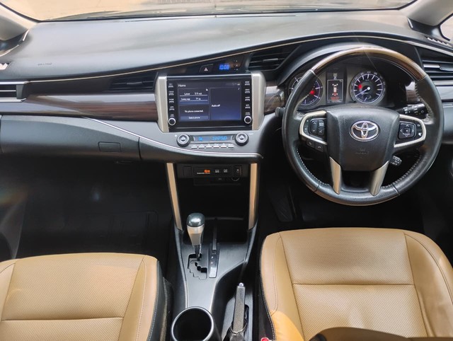 Toyota Innova Crysta 2.4 ZX 7 STR AT Second-hand 2022 Toyota Innova Crysta 2.4 ZX 7 STR AT for sale in Agra-14