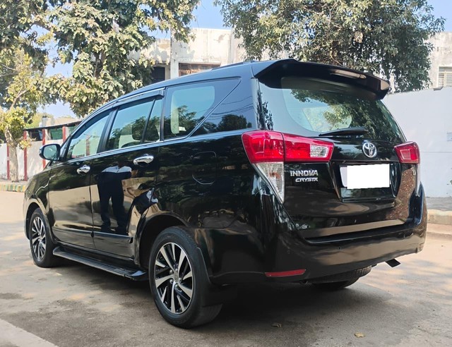 Toyota Innova Crysta 2.4 ZX 7 STR AT Second-hand 2022 Toyota Innova Crysta 2.4 ZX 7 STR AT for sale in Agra-8