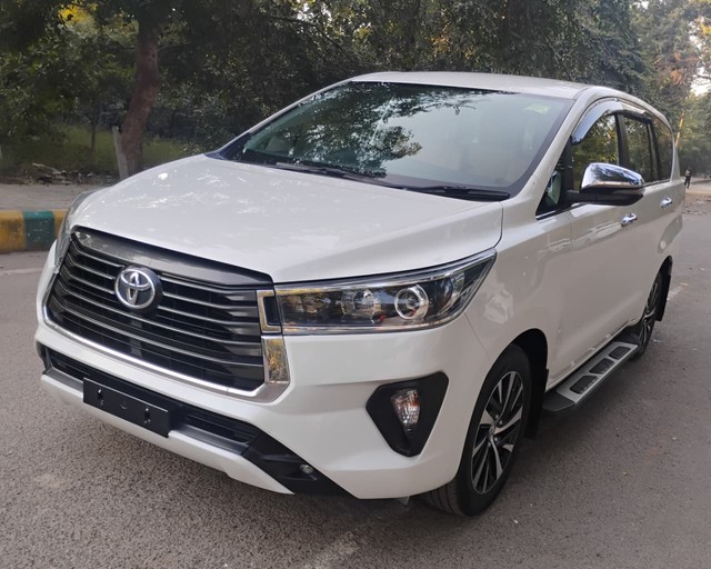 Toyota Innova Crysta 2.4 ZX 7 STR AT Second-hand 2022 Toyota Innova Crysta 2.4 ZX 7 STR AT for sale in Agra-4