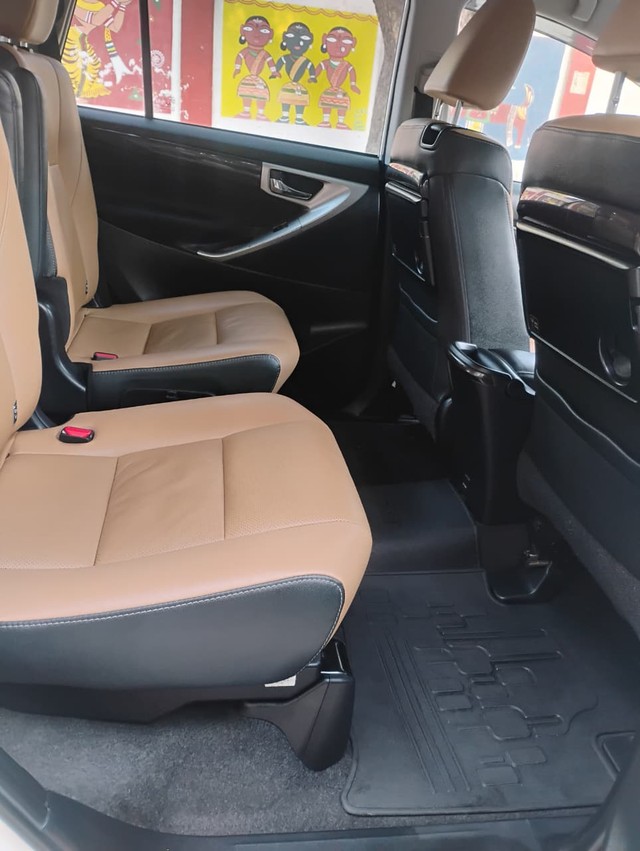 Toyota Innova Crysta 2.4 ZX 7 STR AT Second-hand 2022 Toyota Innova Crysta 2.4 ZX 7 STR AT for sale in Agra-16