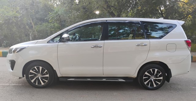 Toyota Innova Crysta 2.4 ZX 7 STR AT Second-hand 2022 Toyota Innova Crysta 2.4 ZX 7 STR AT for sale in Agra-3