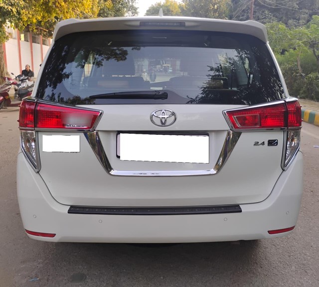 Toyota Innova Crysta 2.4 ZX 7 STR AT Second-hand 2022 Toyota Innova Crysta 2.4 ZX 7 STR AT for sale in Agra-2