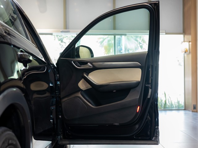 Second-hand 2016 Audi Q3 30 TDI for sale in Kolkata-11