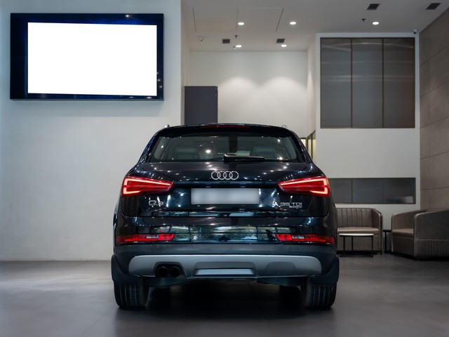 Second-hand 2016 Audi Q3 30 TDI for sale in Kolkata-9