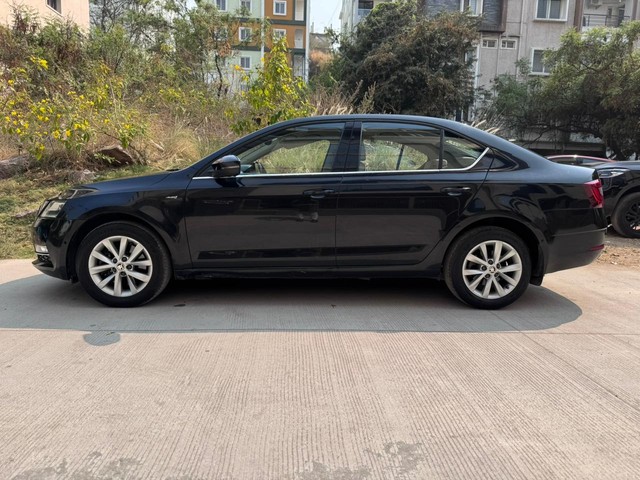 Second-hand 2017 Skoda Octavia 1.8 TSI AT L K for sale in Hyderabad-3