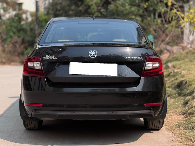 Second-hand 2017 Skoda Octavia 1.8 TSI AT L K for sale in Hyderabad-2
