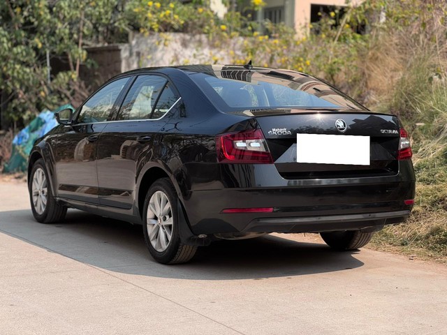 Second-hand 2017 Skoda Octavia 1.8 TSI AT L K for sale in Hyderabad-10