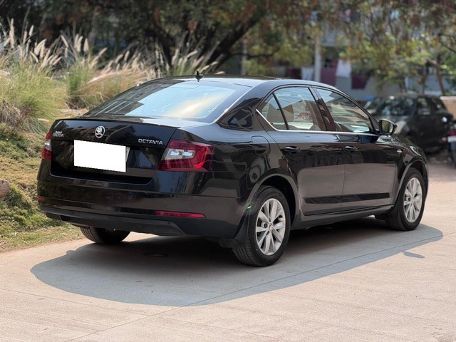 Second-hand 2017 Skoda Octavia 1.8 TSI AT L K for sale in Hyderabad-7