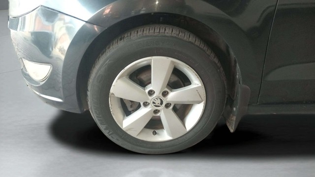 Second-hand 2016 Skoda Rapid 1.6 MPI AT Style Plus for sale in Chennai-20