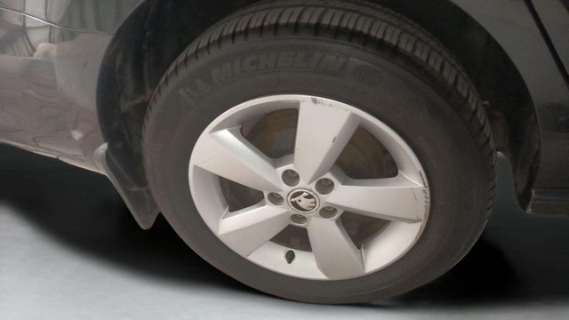 Second-hand 2016 Skoda Rapid 1.6 MPI AT Style Plus for sale in Chennai-19