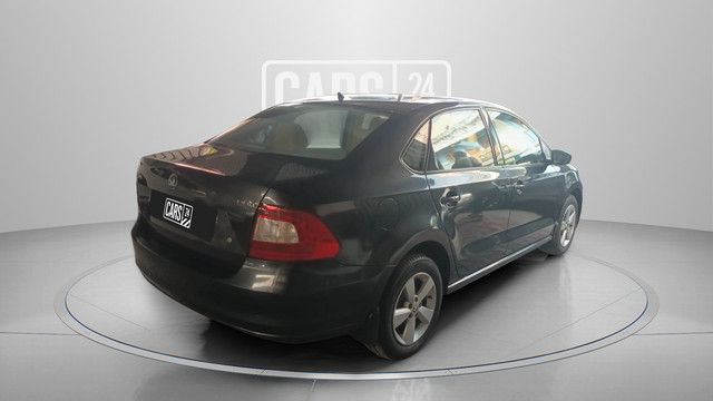 Second-hand 2016 Skoda Rapid 1.6 MPI AT Style Plus for sale in Chennai-6