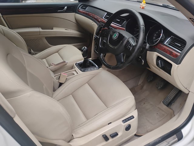 Second-hand 2012 Skoda Superb 1.8 TSI MT for sale in Agra-14