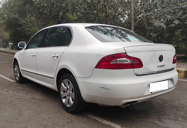 Second-hand 2012 Skoda Superb 1.8 TSI MT for sale in Agra-11